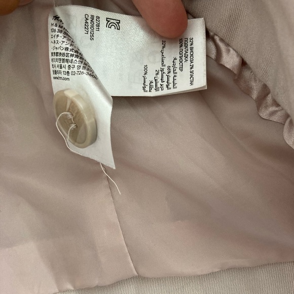 H&M Ruffle Satin Blazer! - Picture 7 of 7